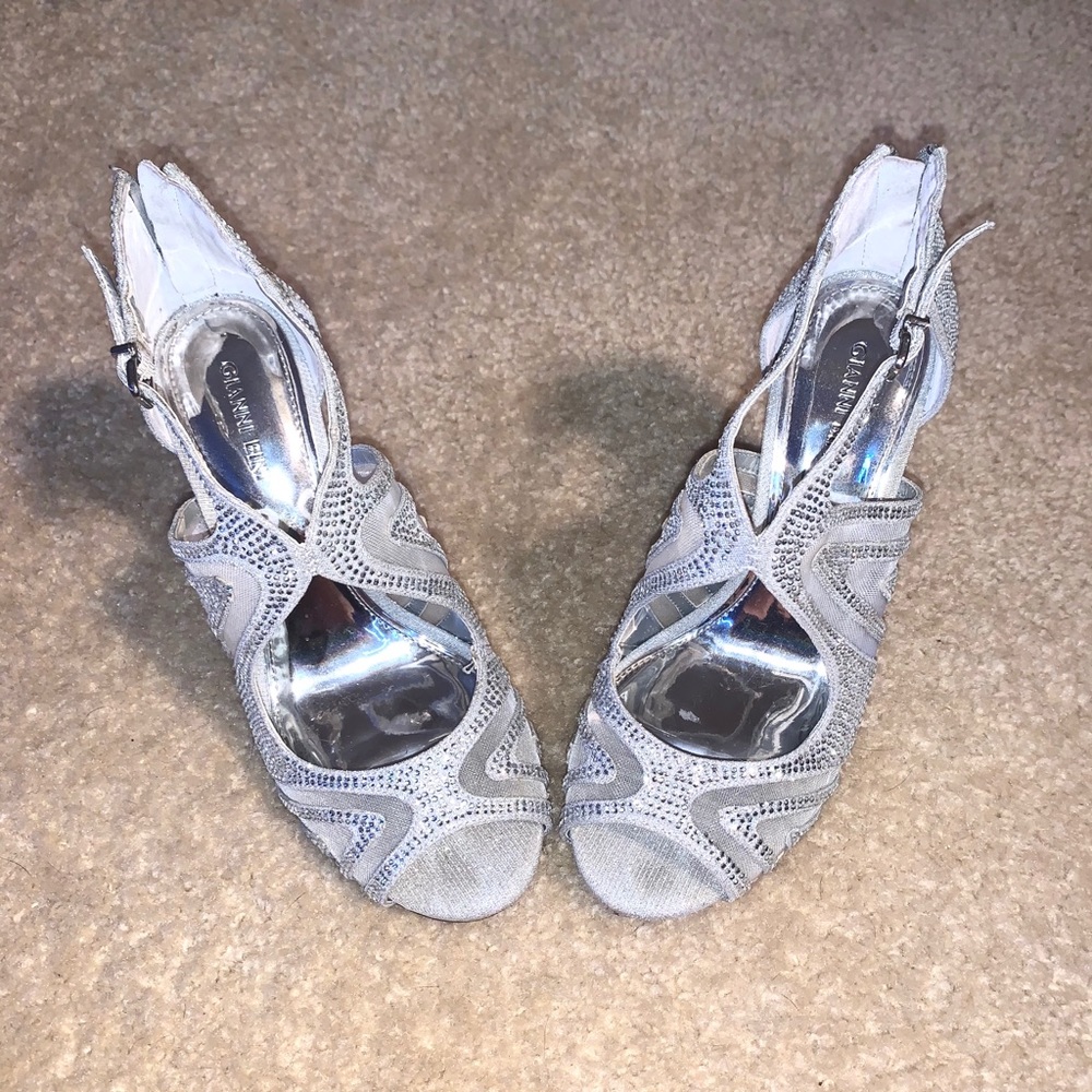 Sliver Gianni Bini Heels